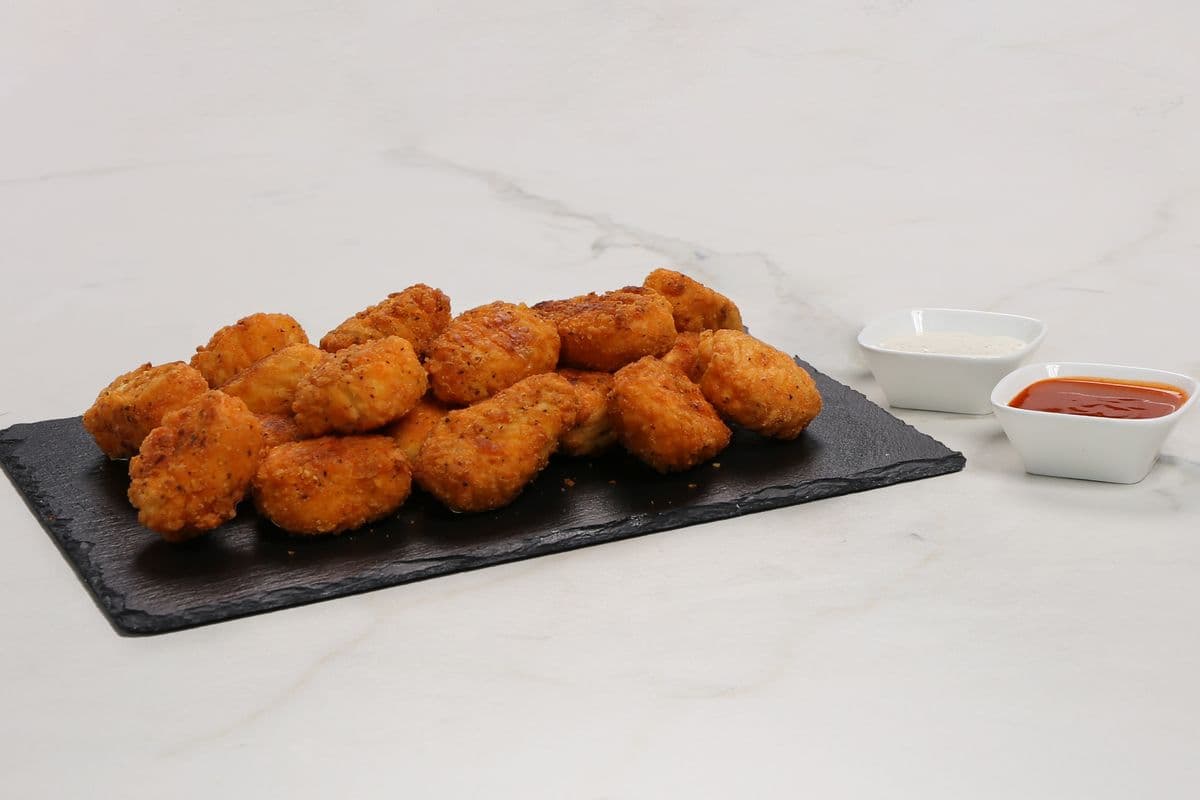 20 Spicy Chicken Poppers with 2 Dipping Sauces