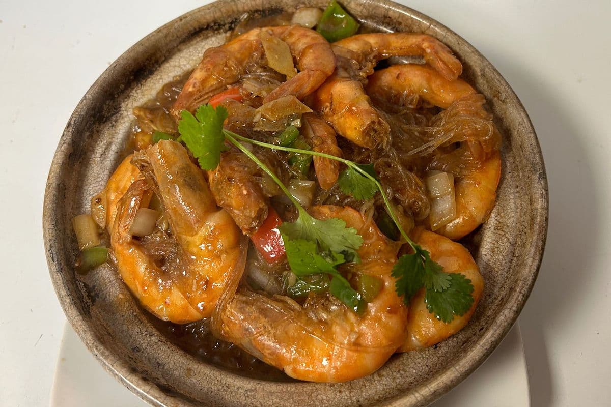 117. Shrimp with Rice Noodle Hot Pot
