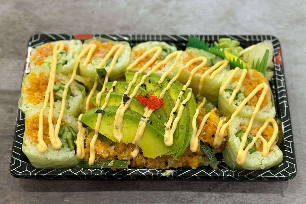 Blue Mountain Roll (8pc)