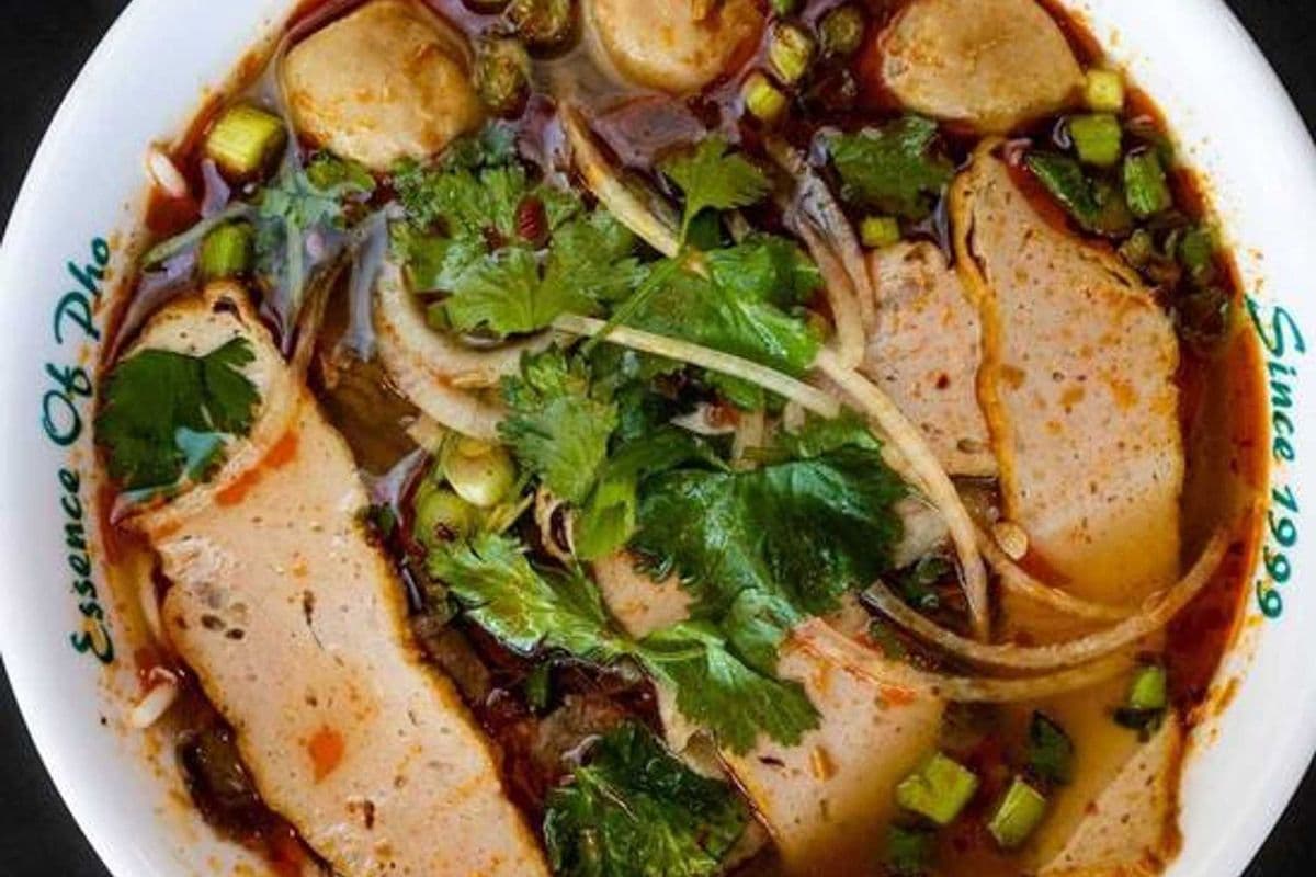 19. Spicy Hue Beef Noodle Soup with Well-Done Flank, Fried Pork Ham, and Pork Ball (with Pho Noodle)