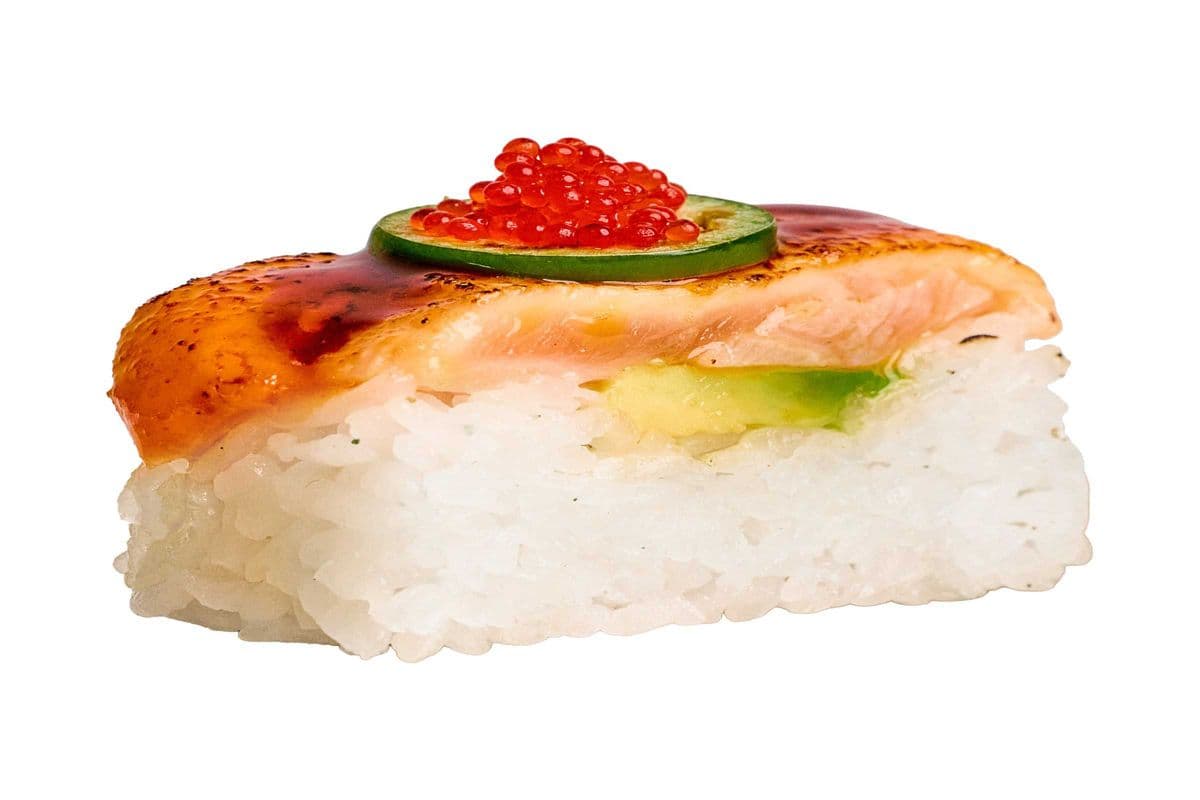 Aburi spicy salmon oshi