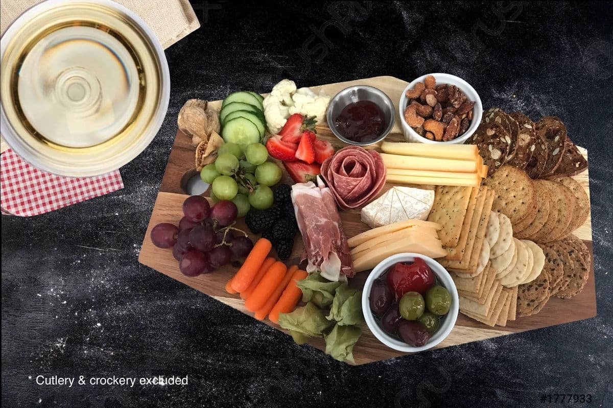 Medium Charcuterie