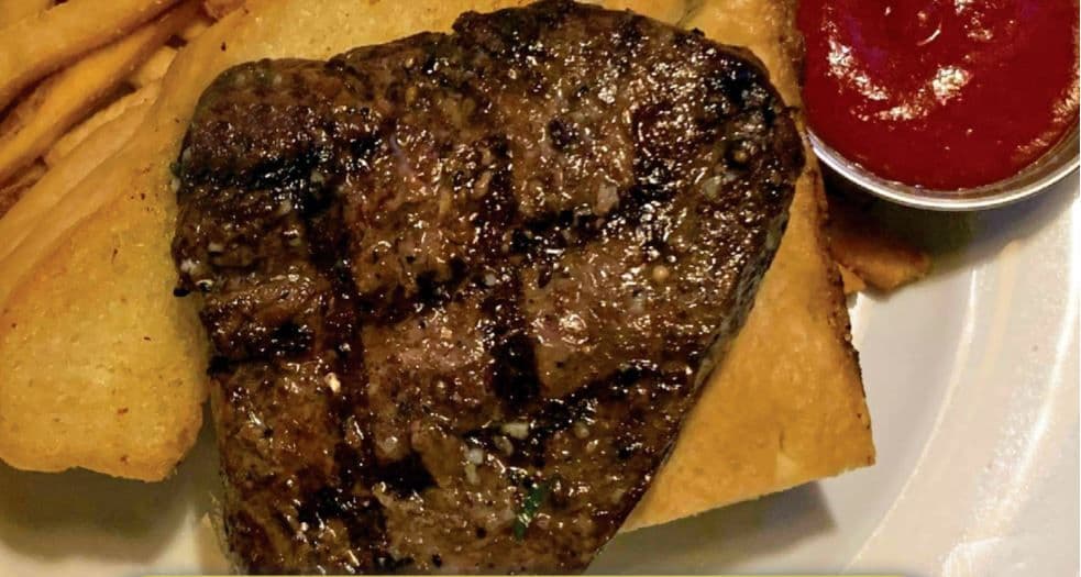 Day & Night Top Sirloin Steak Sandwich (6 oz)