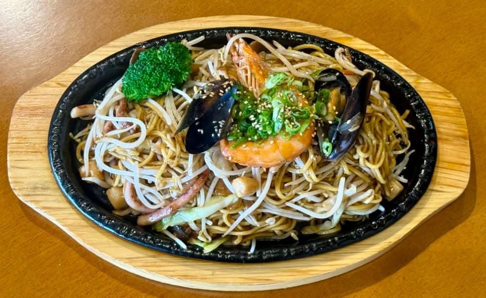 Seafood Yakisoba (Udon)