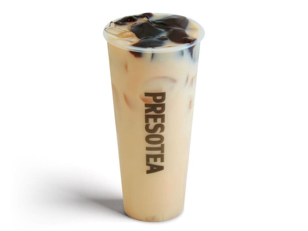 Thé au lait Hojicha avec gelée d’herbes / Grass Jelly Hojicha Milk Tea