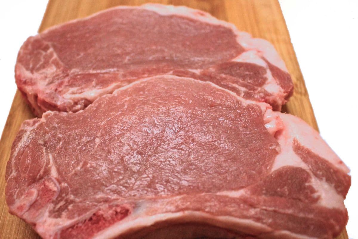 Loin Chops Bone-In (CenterCut) (10-12oz)