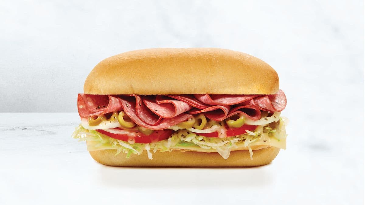 Small Italian Salami Sub / Petit sandwich au salami italien