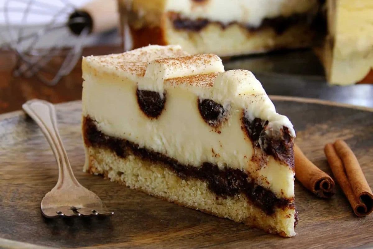Cinnamon Bun Cheesecake