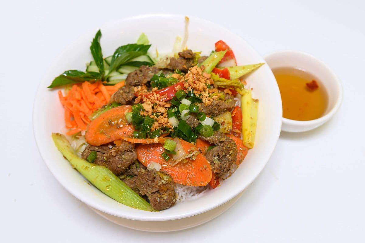 64. Spicy Stir-Fried Lemongrass Beef and Vegetables with Vermicelli