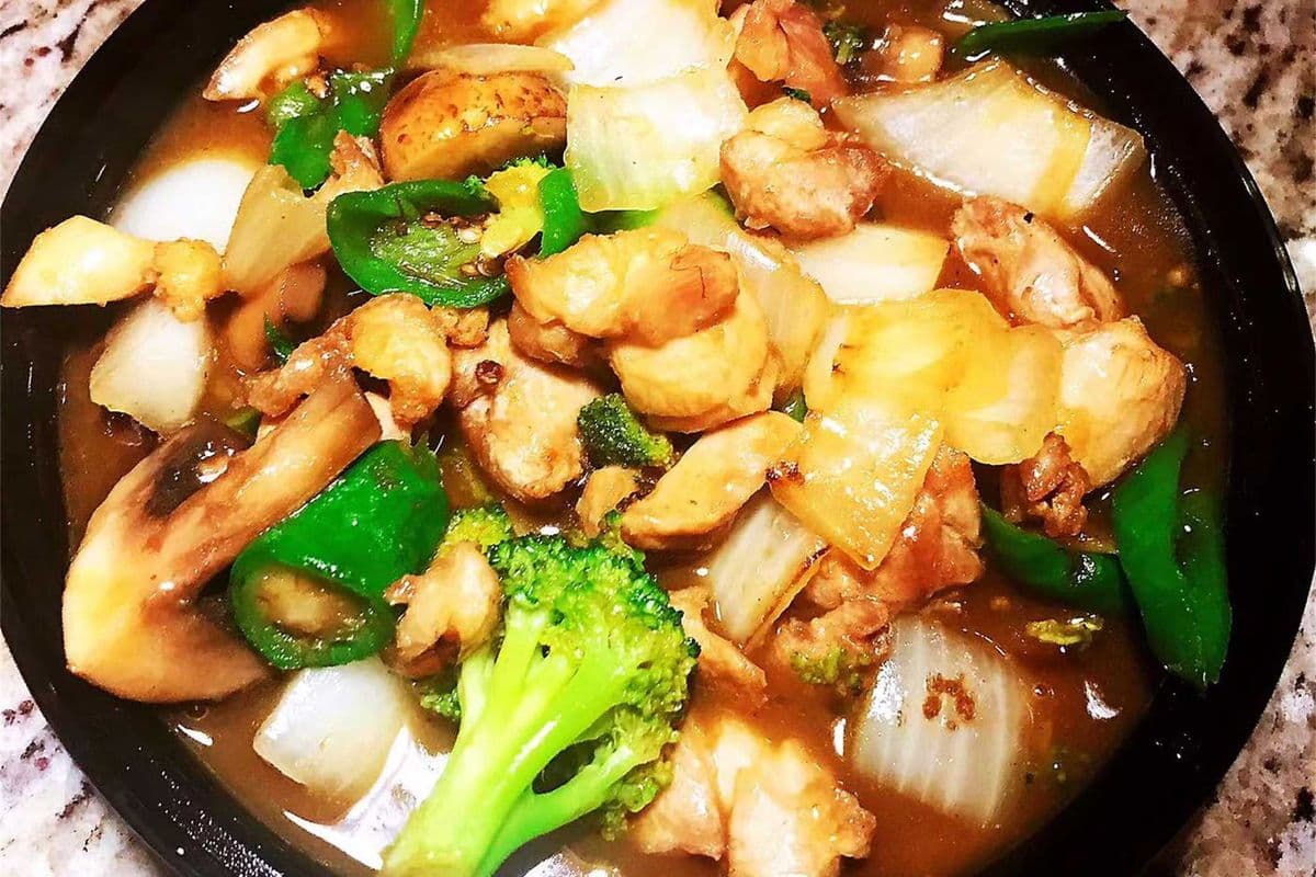 4. Chicken Fried with Mushrooms 蘑菇鸡