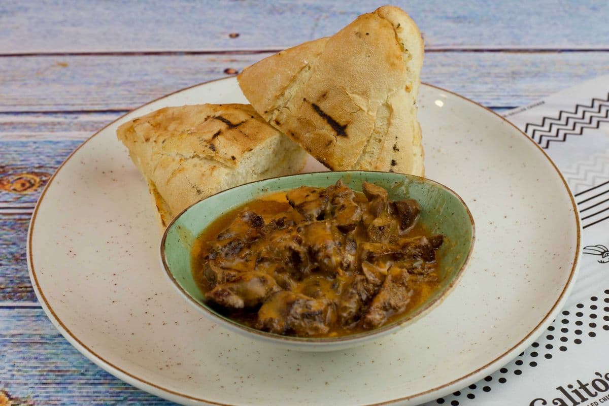 Chicken Livers and Bun