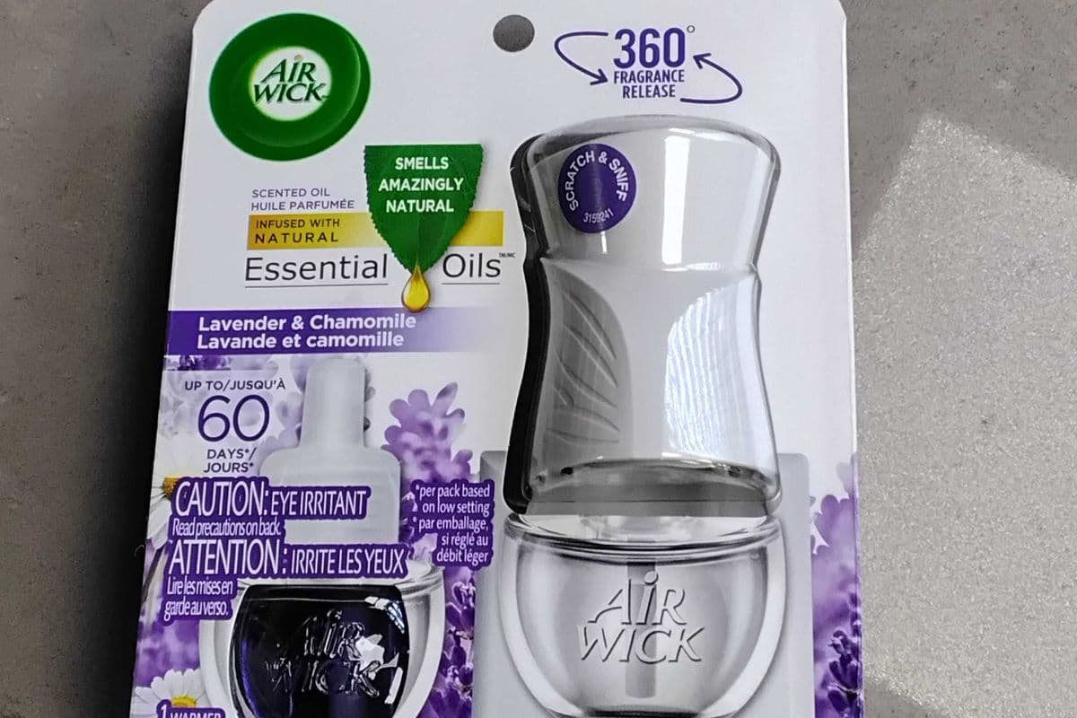 Air wick Lavender & Chamoline Air freshener (20ml)