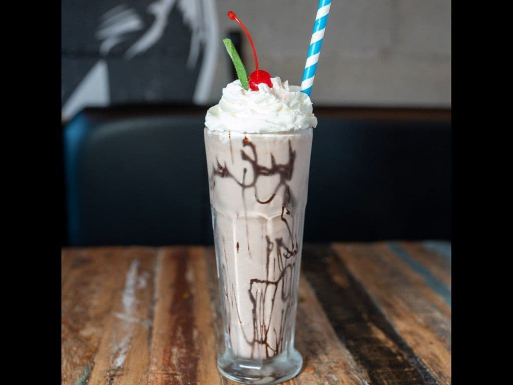 LAIT FRAPPE CHOCOLAT/ CHOCOLATE MILKSHAKE
