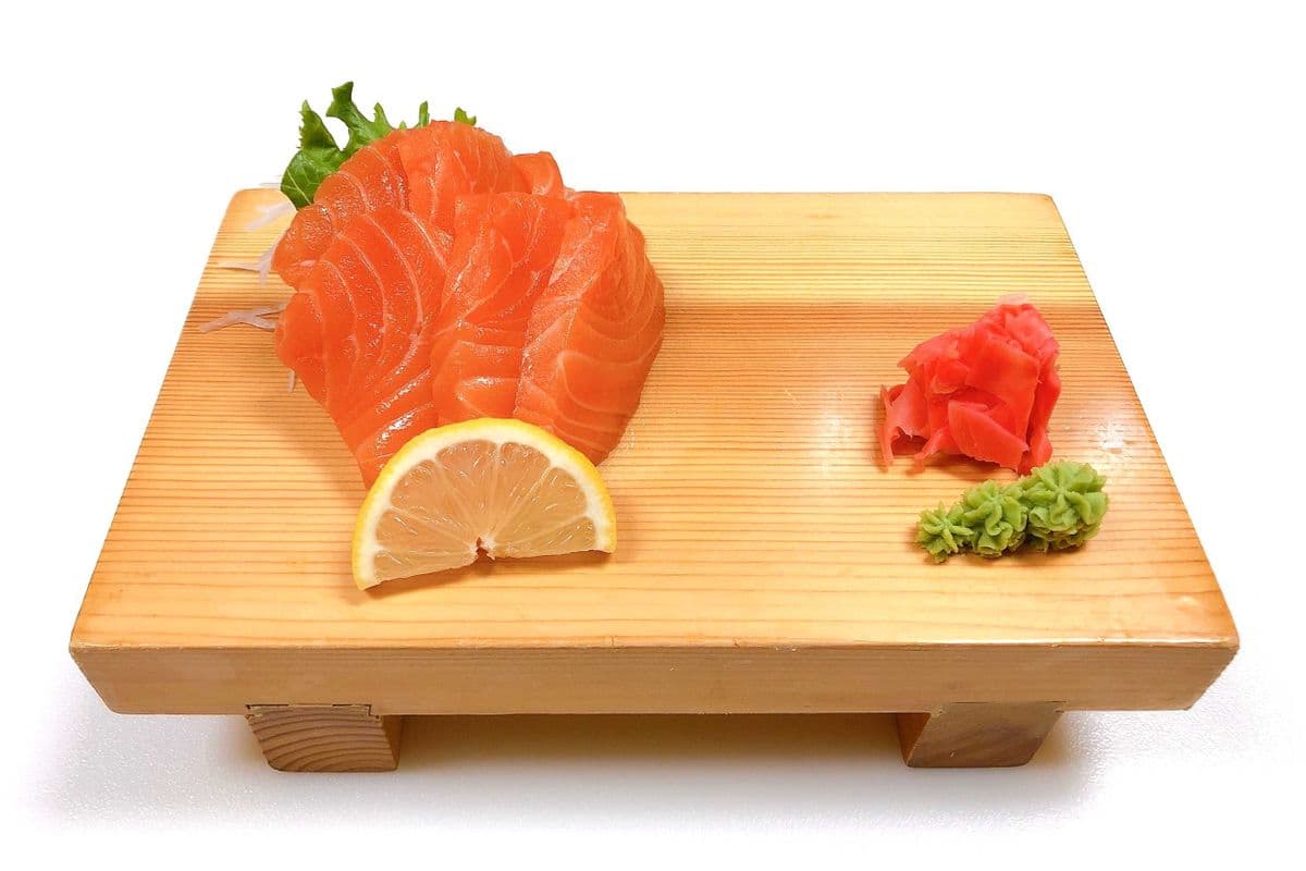 Salmon Sashimi (6 pcs)