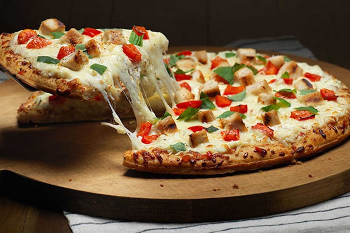 Chicken Deluxe Pizza
