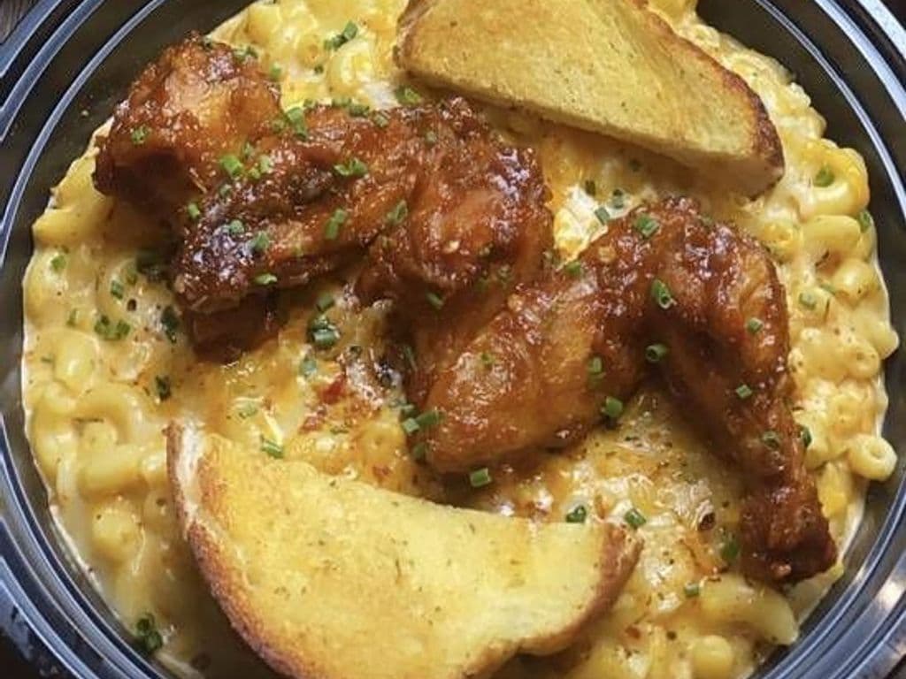 Chicken Wing Macaroni and Cheese