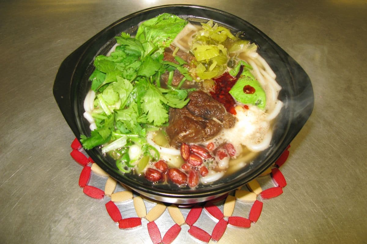 11. Pork Ribs Rice Noodle Soup 排骨米粉