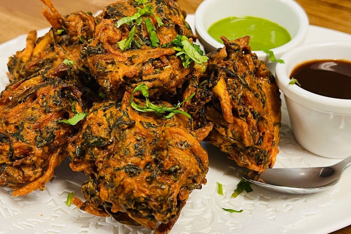 Vegetable Pakoras (6 pieces)