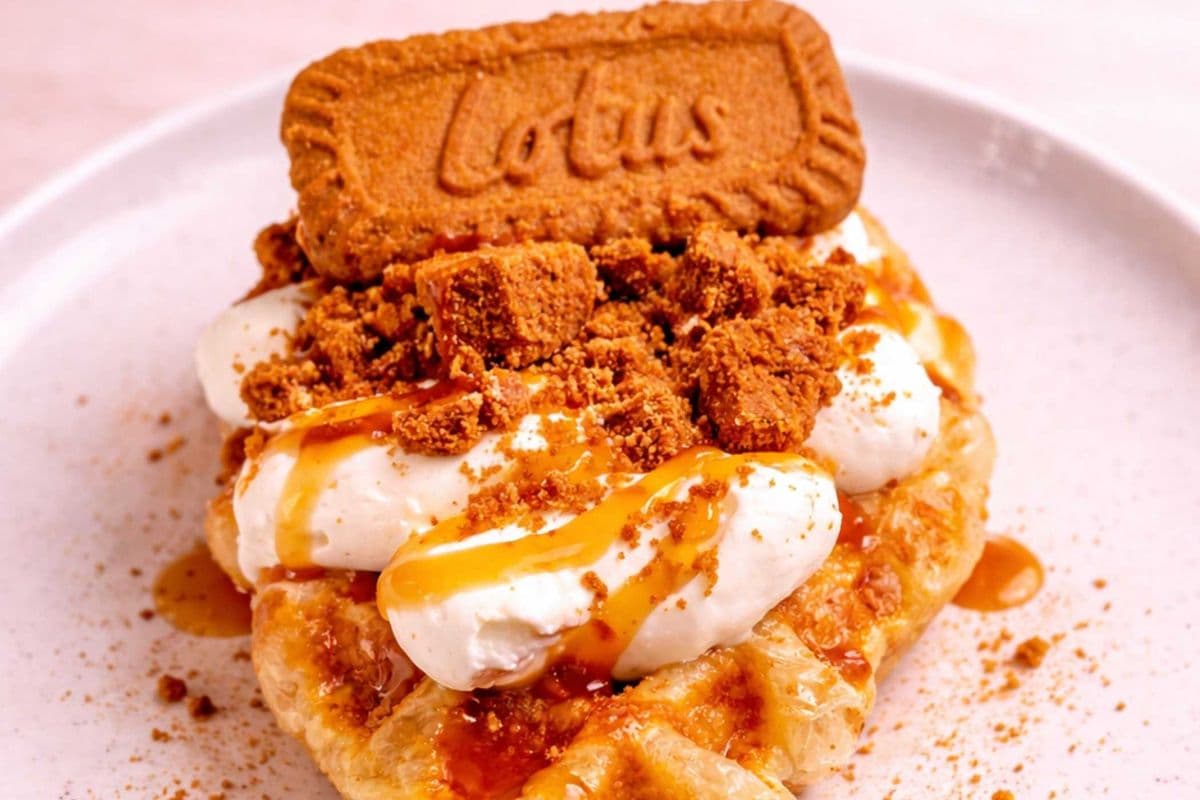 Biscoff Lotus & Cream Croffle