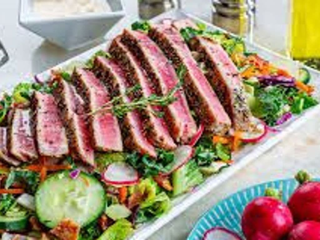 Seared Pepper Tuna Salad