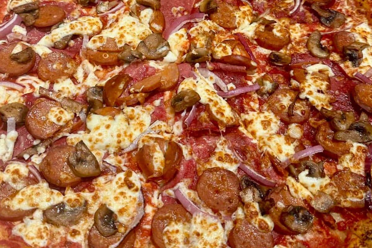 Build your own Pizza 4 Toppings