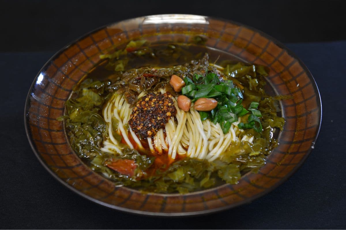 Noodle with Preserved Sichuan Pickles 四川酸菜面