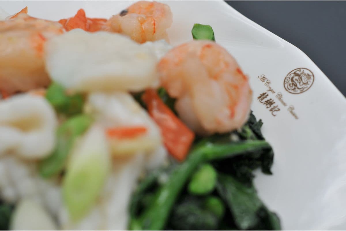 P2. Stir-Fried Seafood with Vegetable
