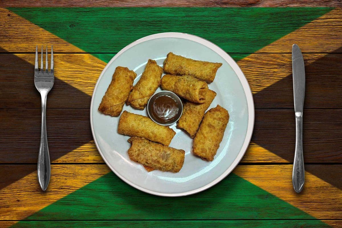 YARDIES SIGNATURE EGGROLLS (4 pcs)