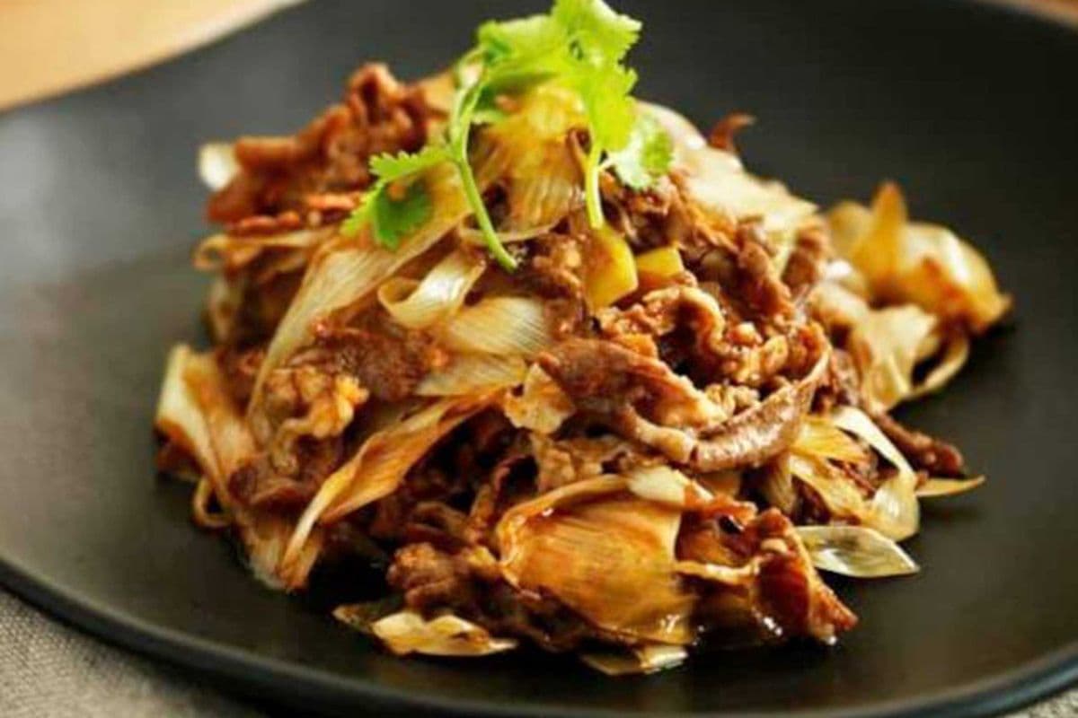 3. Stir Fried Lamb with Green Onion(葱爆羊肉)