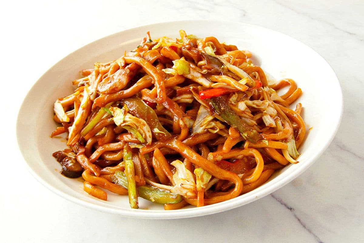 Fried Thick Noodles with Mixed Vegetables 素什錦粗炒麵
