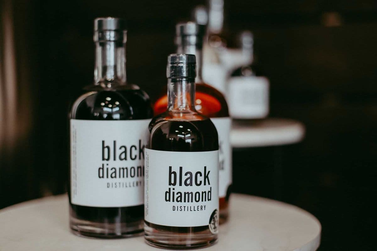 BOURBON VANILLA 750 ML ( BLACK DIAMOND DISTILLERY ) (1 x 750 ML)