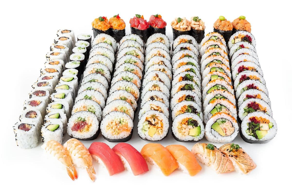Plateau de sushi (100 mcx) / Sushi Platter (100 pcs)
