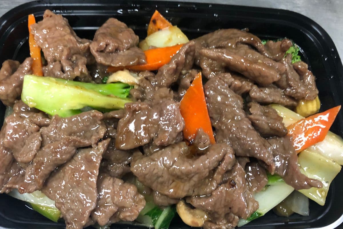 34. Beef in Black Pepper Sauce 黑椒汁炒牛杂菜