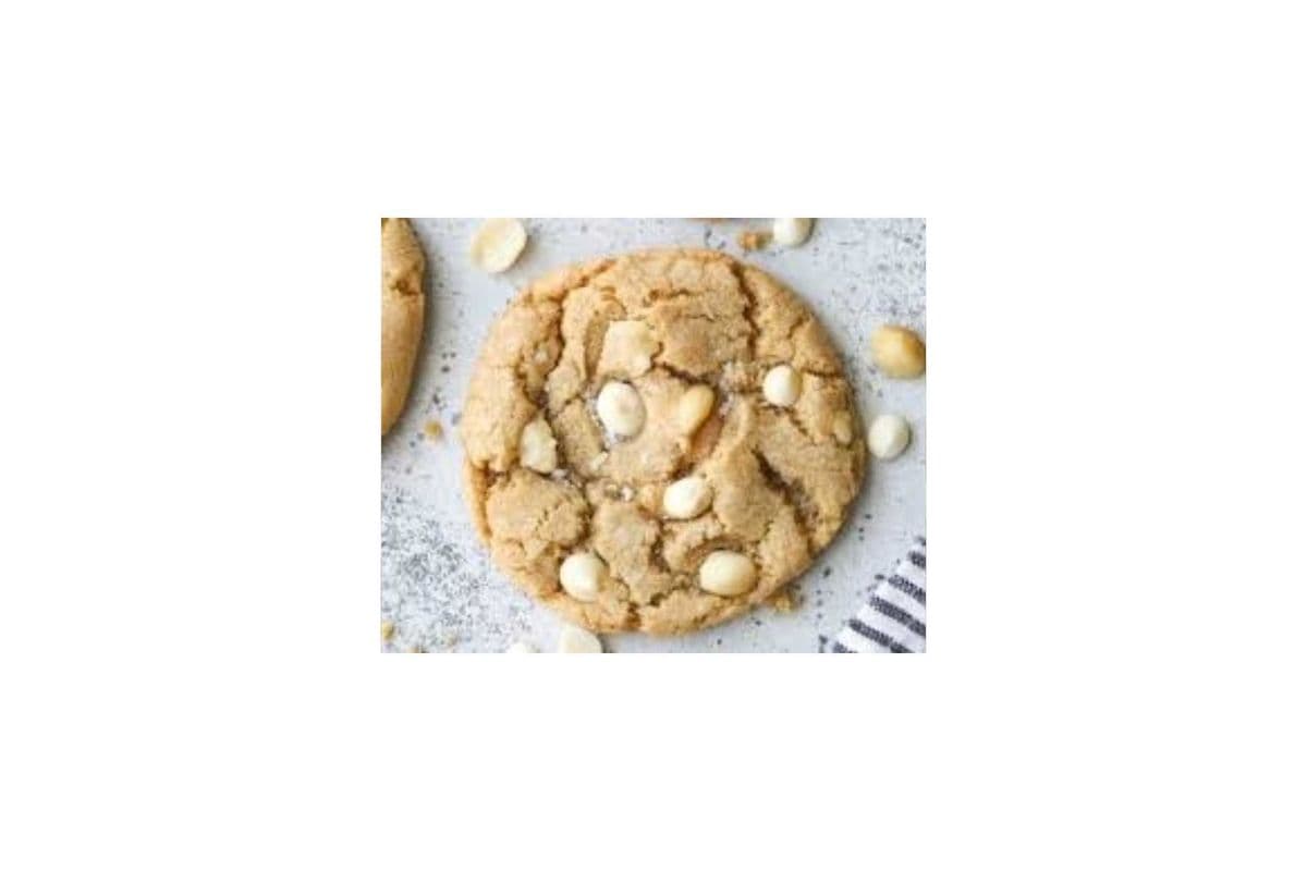 White Chocolate Macadamia Cookie