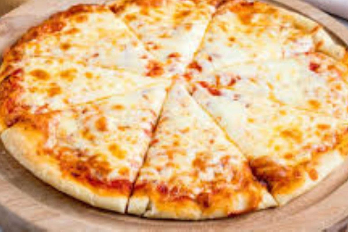 Four Cheese pizza