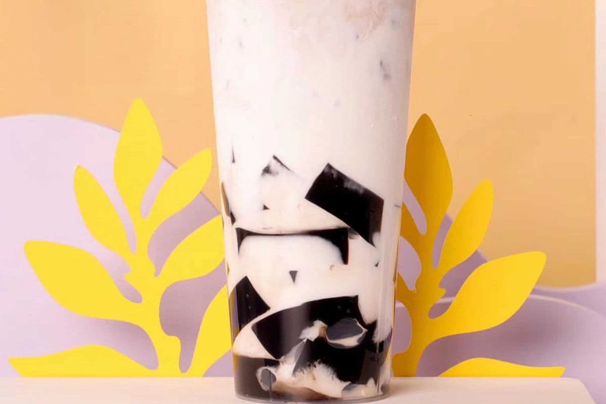 Grass Jelly Milk Tea