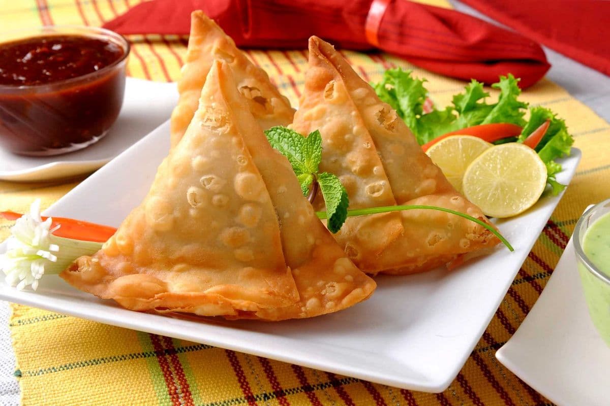 Handmade Big Samosa (1 pc)