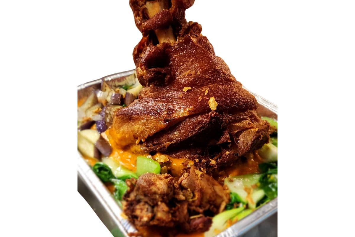 Kare Kare King Crispy Pata
