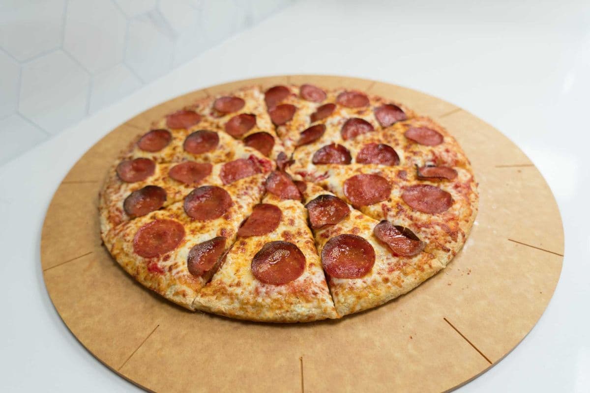 Large Pepperoni Pizza