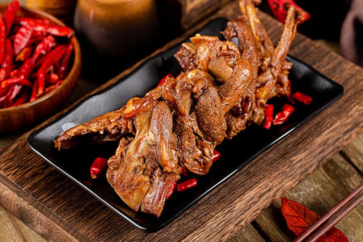 Braised duck ribs 周黑鸭风味鸭锁骨