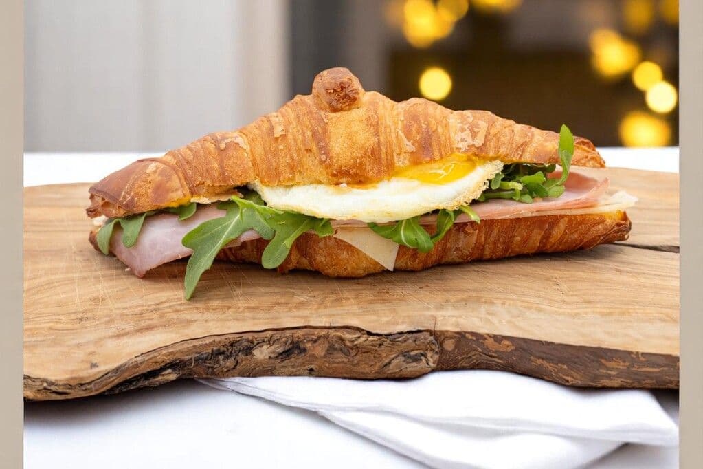 BREAKFAST MENU - HAM AND ASIAGO CROISSANT