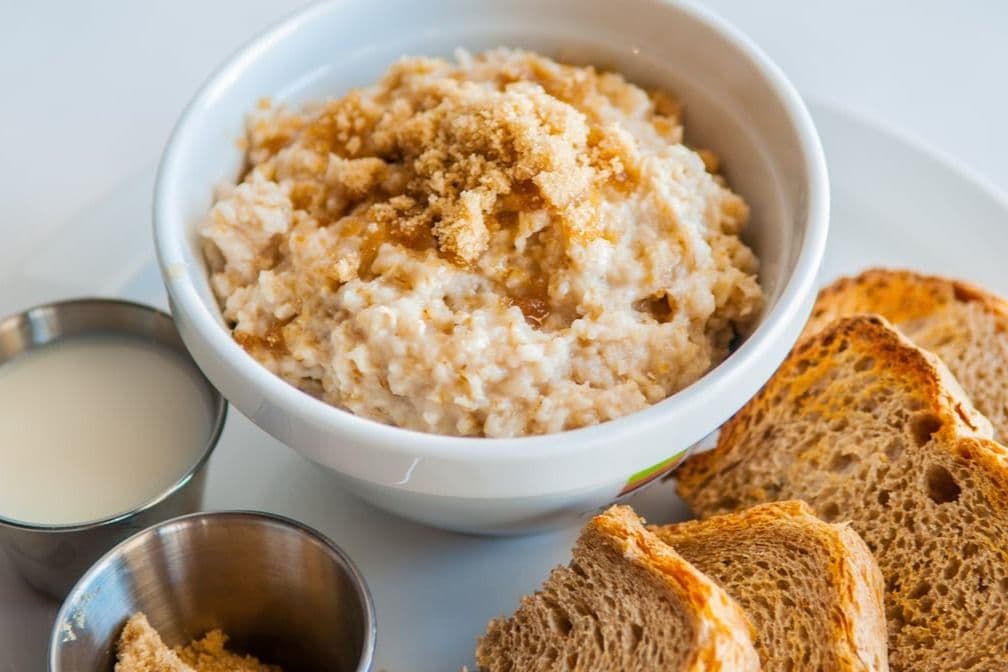 Gruau, Rôties et Café / Oatmeal, Toast and Coffee