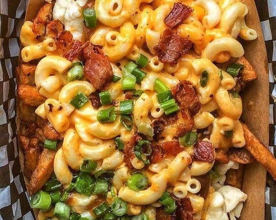 Mac N' Cheese Poutine