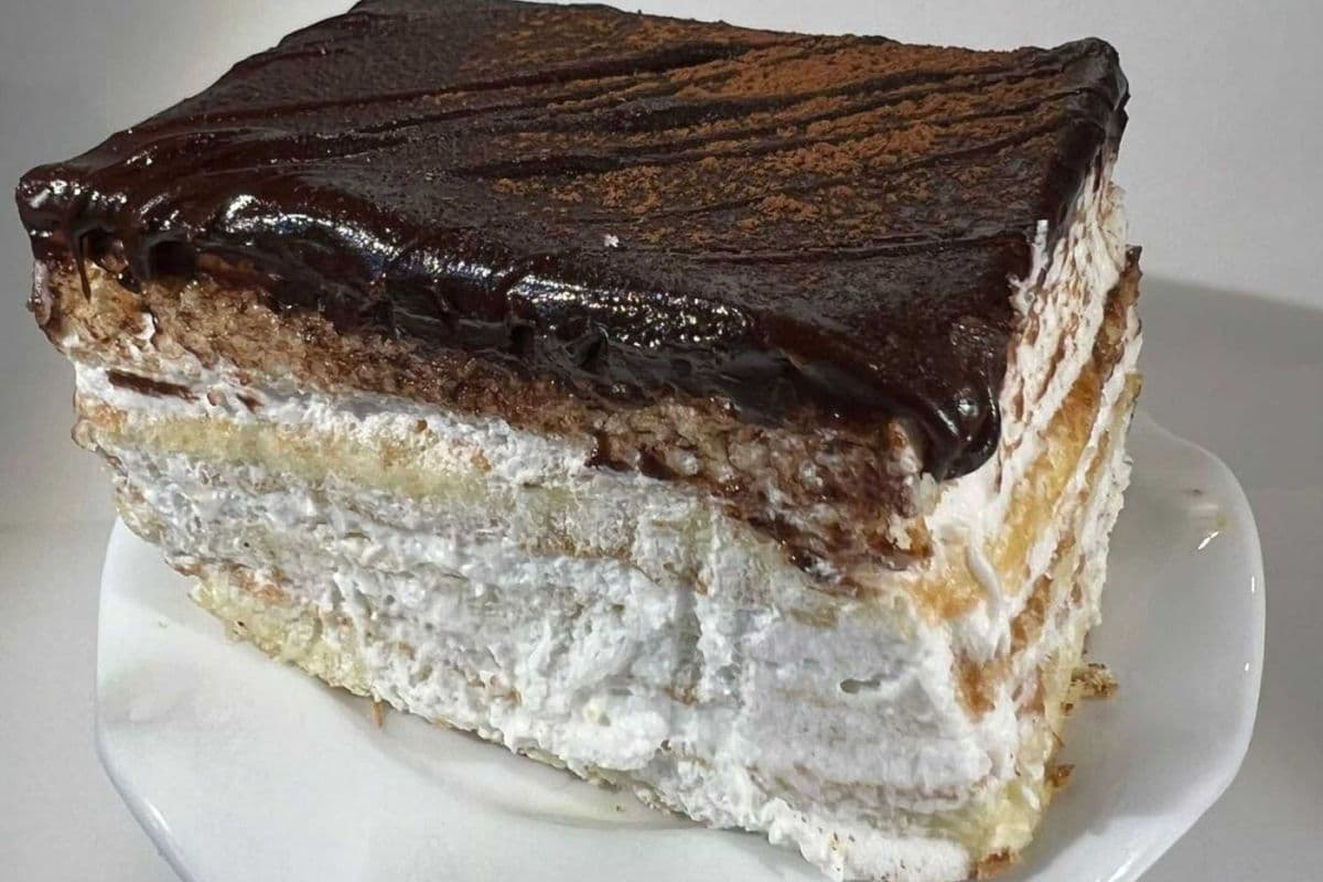 Vanilla Chocolate Mini Square Cake (One Piece)