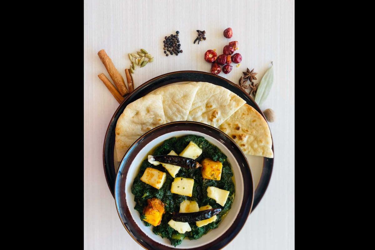Max Palak Paneer with Extra Naan Bread & pop!