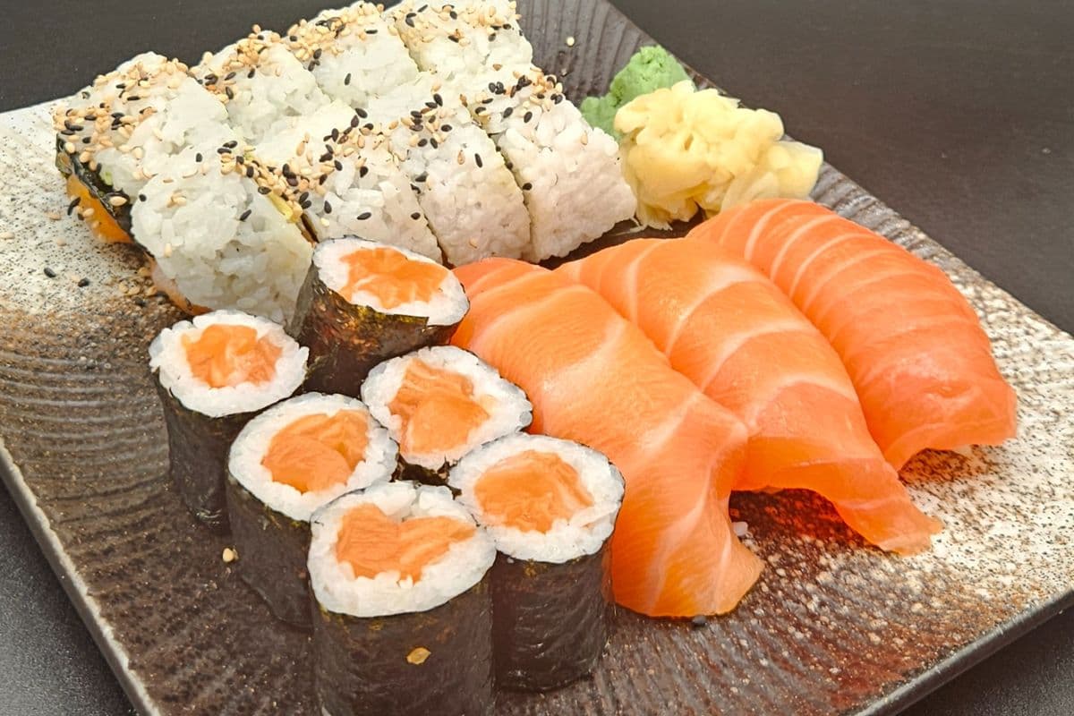 Salmon Holic Combo (17 pcs)