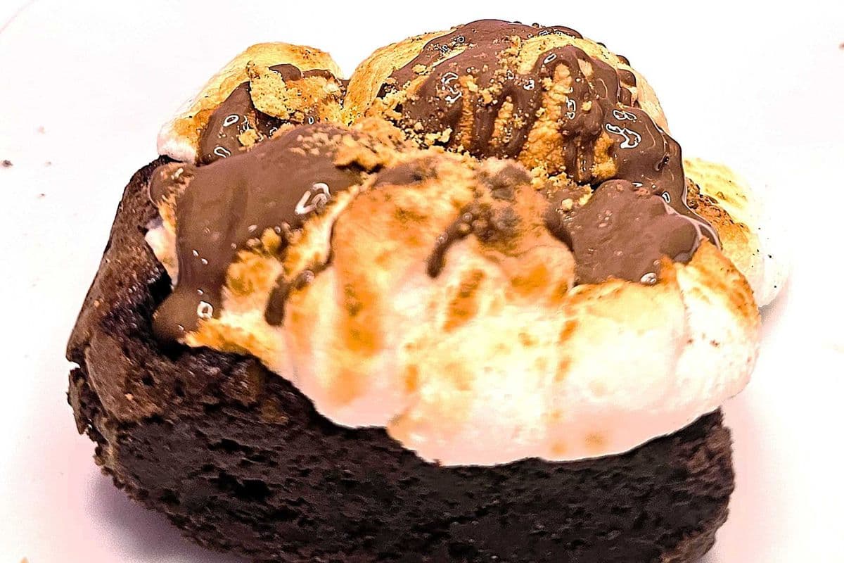 S’Mores Showstopper Brownie 🔥🍫🍪
