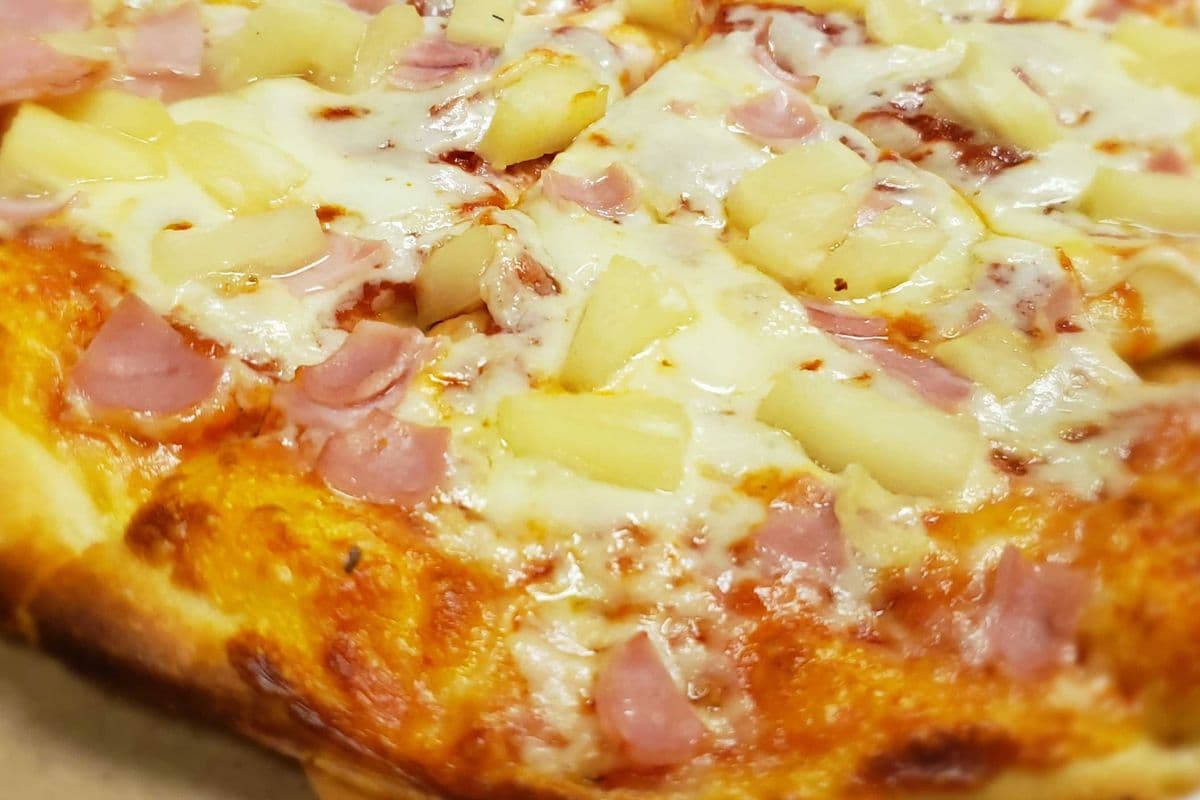 Party Tray Hawaiian Pizza