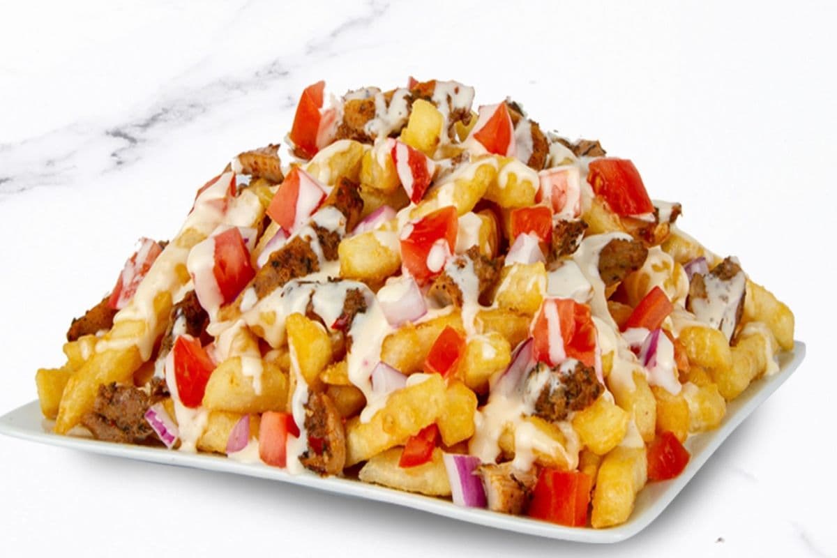 Shawarma Chicken Poutine (1169 cal)