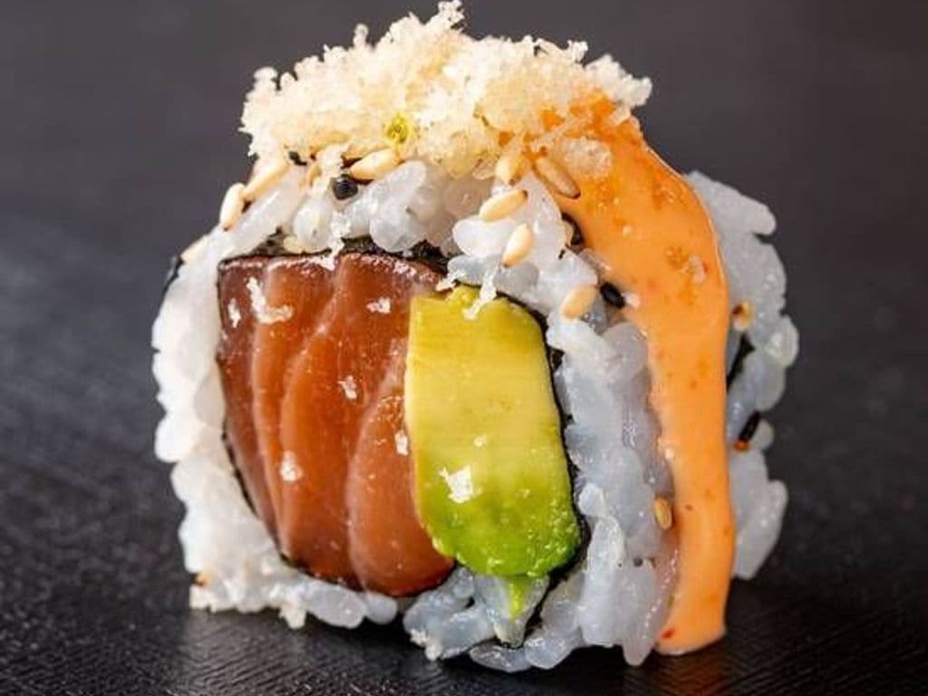 Spicy Salmon Roll (8pcs)